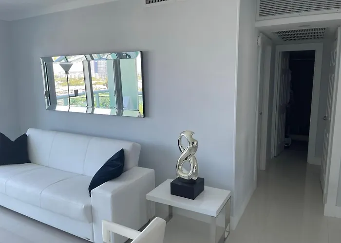 Hollywood On Beach Apartment